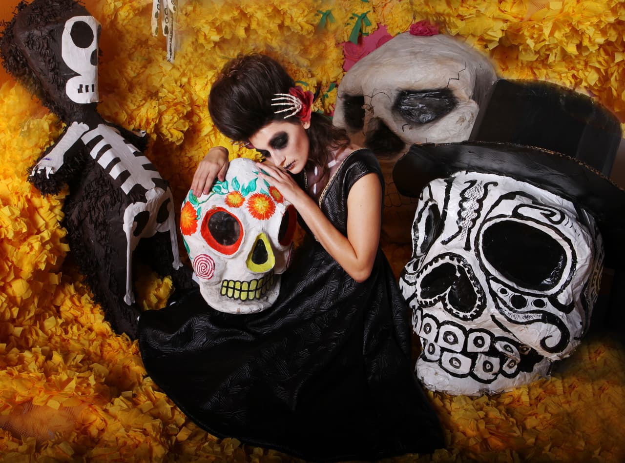 Una muestra de esto fue captada por la cámara de Beatriz Medina en el museo Mexic- Arte Museum en la capital texana. Medina contó con la asistencia de Emelia Sosa, como fotógrafa asistente.