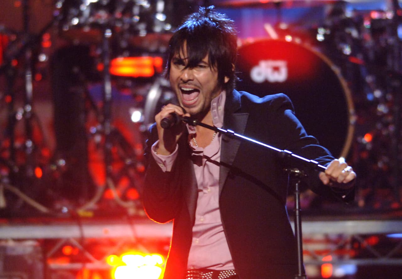 Beto Cuevas actuó ese año, ya que su tema 'Bienvenido al anochecer' estuvo nominado como Mejor Canción Rock.