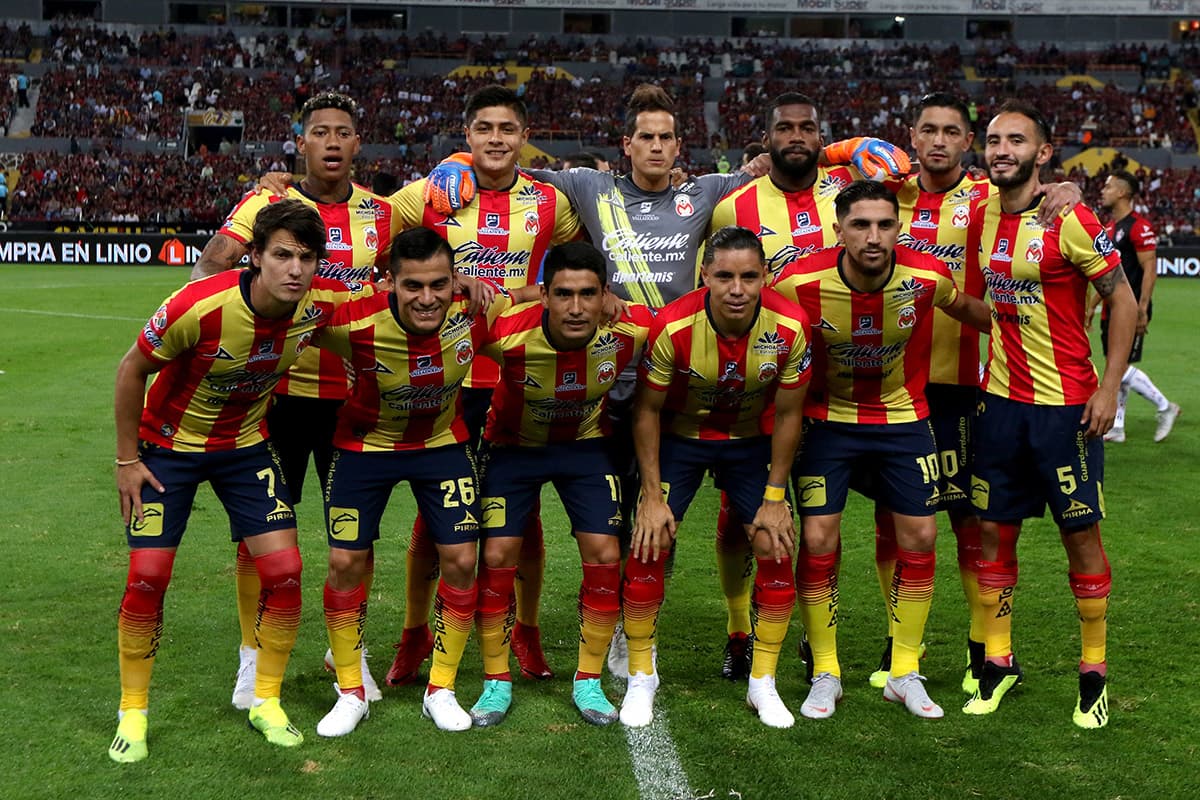 Los jugadores de Monarcas Morelia posaron antes del inicio del partido.