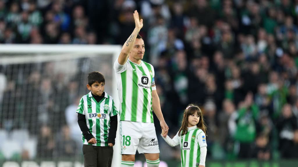 El emotivo mensaje que una señora compartió en el adiós de Guardado