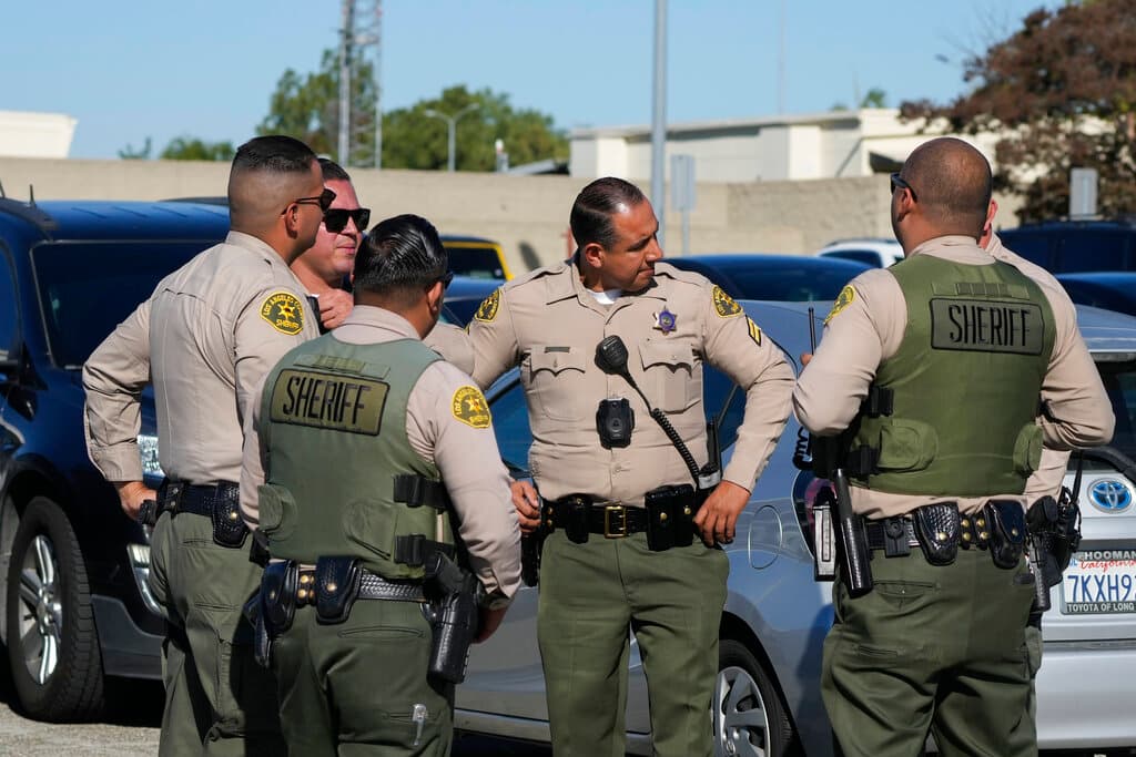 “Personalmente, estoy enferma del corazón”, dijo la supervisora del condado de Los Ángeles, Janice Hahn, y agregó que se estaba enfocando en los reclusos que resultaron heridos.