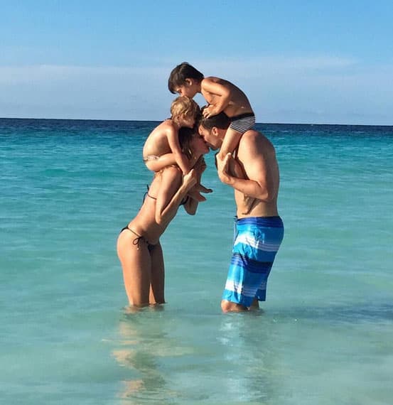 "Me siento bendecido por el apoyo de mi familia, y ciertamente no tengo apoyo más grande que el de ella, y viceversa", insistió.