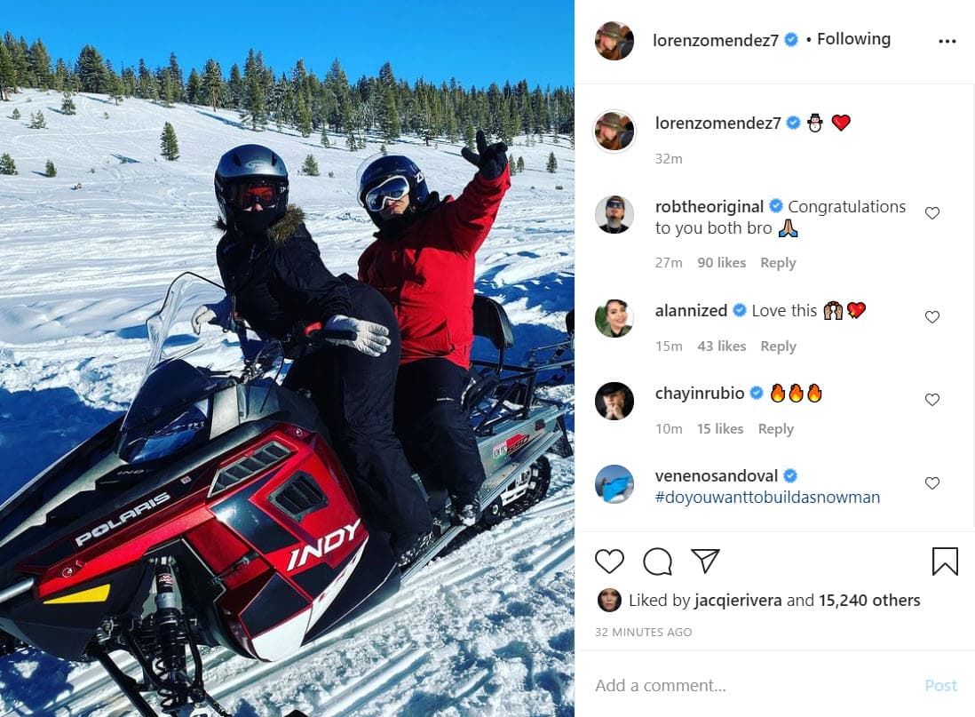 Este sábado 16 de enero, el exvocalista de La Original Banda El Limón publicó esta imagen donde se ve a bordo de una moto para la nieve junto a su expareja.
<br>