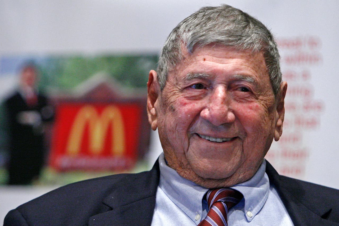 Michael 'Jim'' Delligatti, el creador de la famosa hamburguesa doble Big Mac.