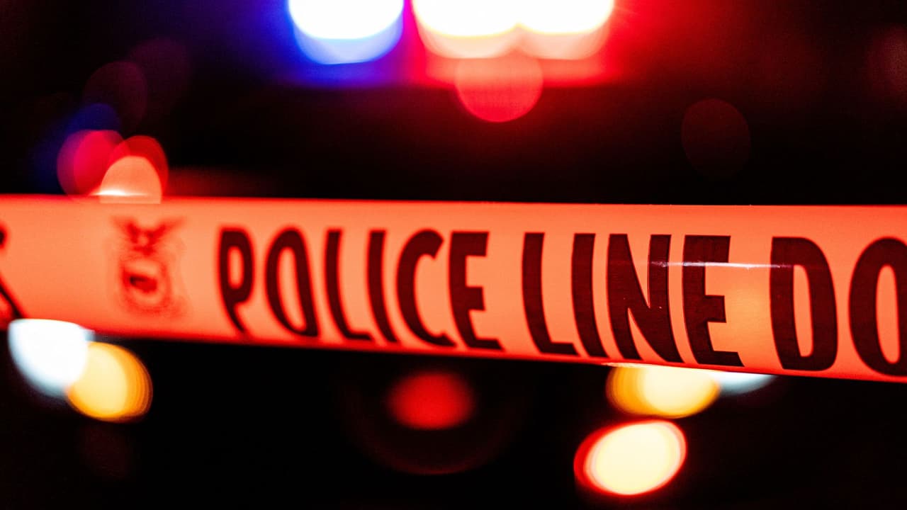 La policía encuentra a cinco personas muertas por un tiroteo en una vivienda en el estado de Washington: un adolescente fue arrestado