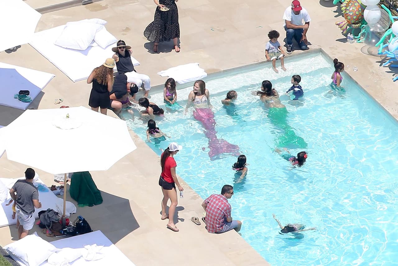 Así gozaron de la alberca.