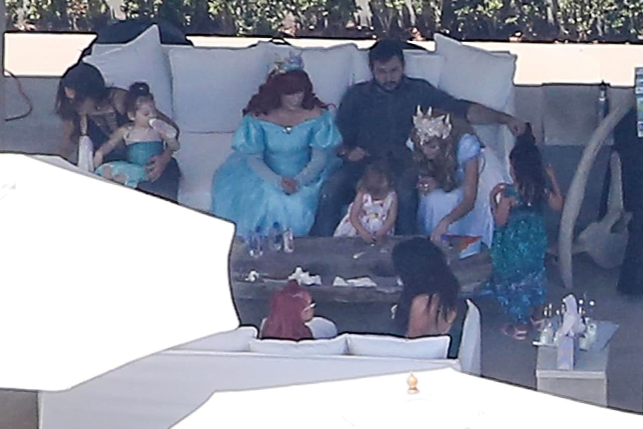 Las festejadas convivieron con las sirenas de Disney.