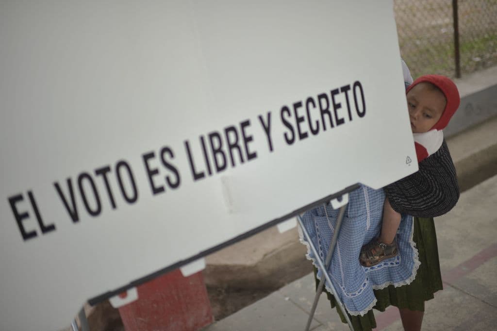 Esta elección pone a prueba el liderazgo de López Obrador, y aunque se espera que su partido conserve la mayoría, las encuestas apuntan a que perderá algunos escaños.