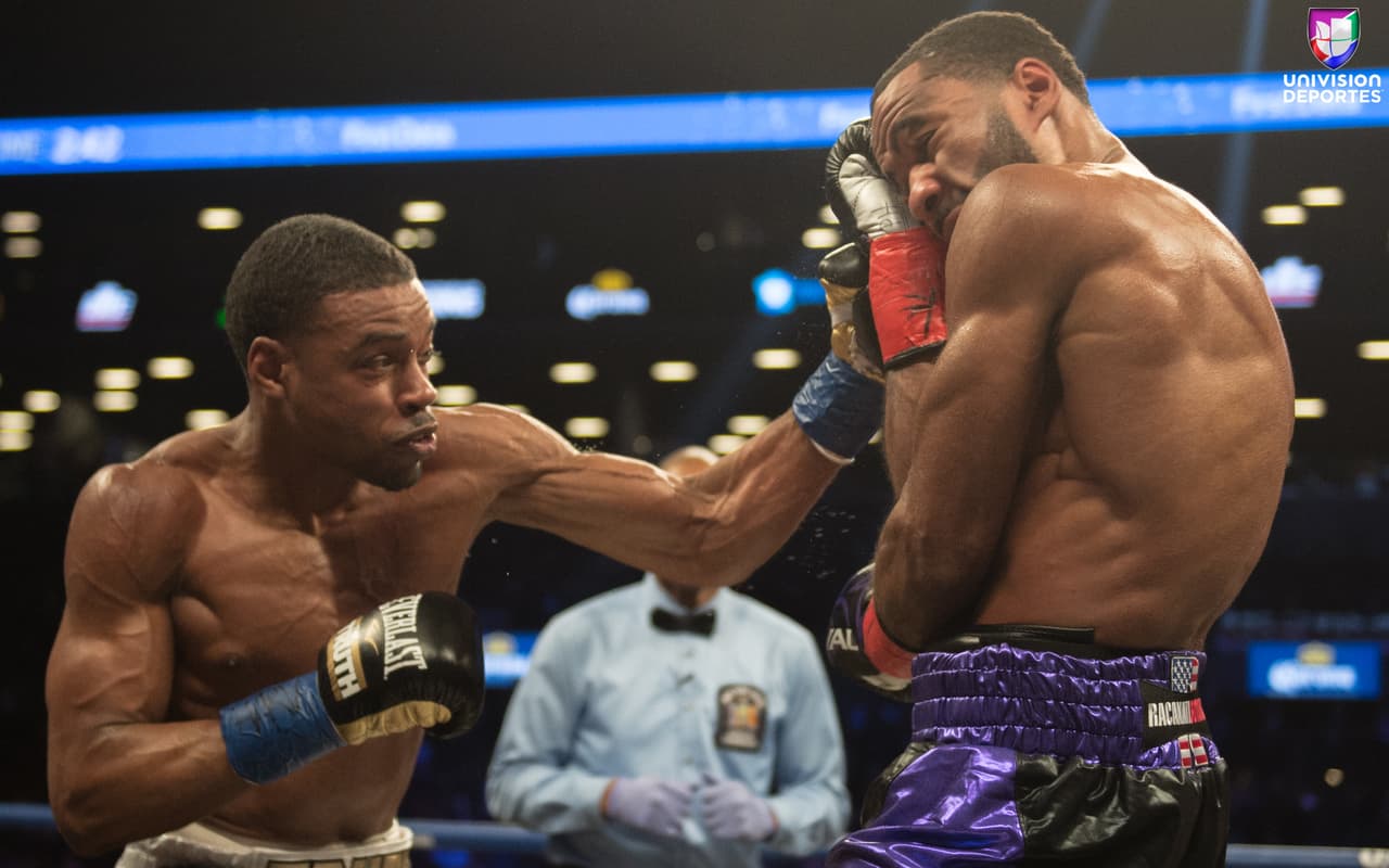 Errol Spence Jr. venció sin dificultades a Lamont Peterson y se mantiene invicto como campeón de peso welter del FIB. La diferencia fue mucha entre ambos pugilistas, incluso en el quinto asalto Peterson cayó a la lona, pero fue hasta el octavo round su entrenador ya no lo dejó salir a combatir.
