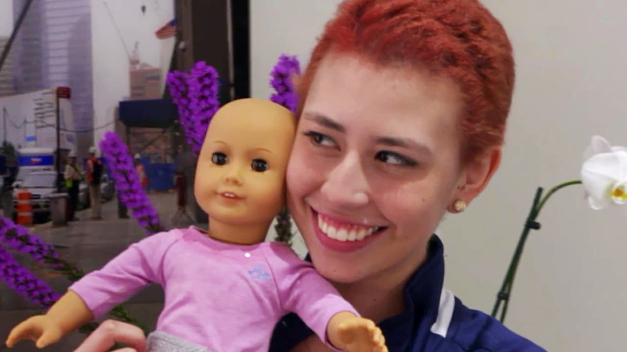 Las muñecas calvas que inspiran a niñas con cáncer