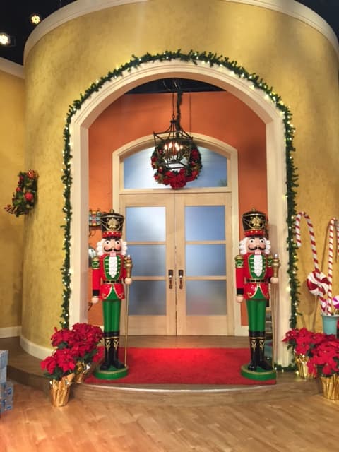 Por supesto que los soldaditos no podía faltar en la decoración y quedaron perfectos en la puerta de entrada.