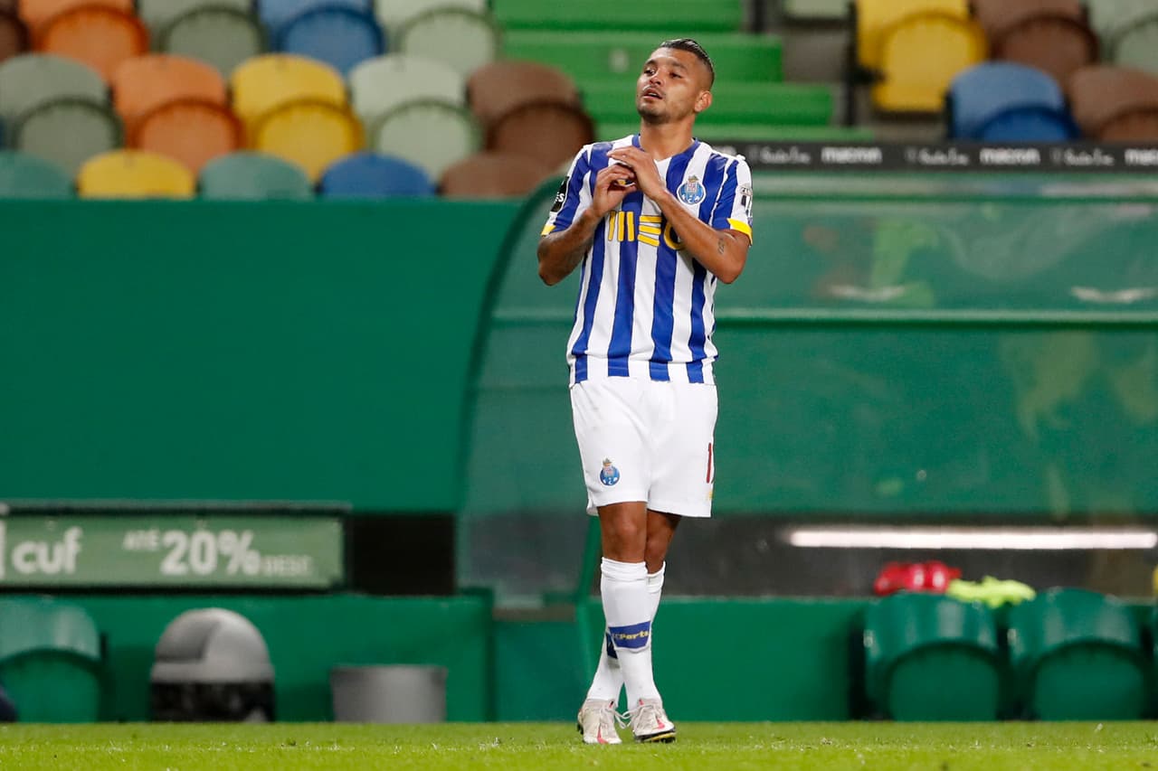 El mexicano y Mateus Uribe marcaron los goles del Porto; Vietto rescató el empate sobre la recta final del juego. Nuno Santos (9’) abrió el marcador, Mateus Uribe (25’) empato y el ‘Tecatito’ (45’) le dio la vuelta al marcador con un tremendo golazo. Vietto (87’) apagó la fiesta al final del juego.