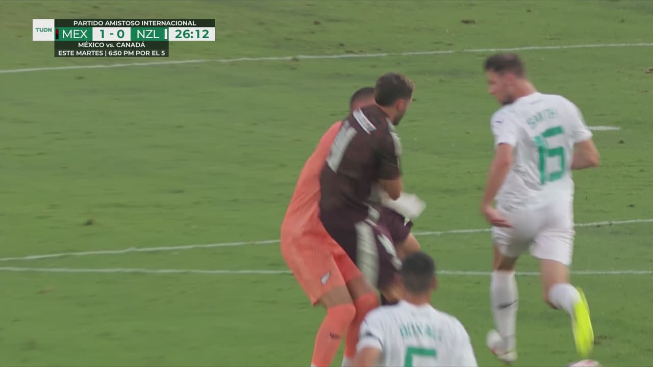 ¿Qué hicieron? Santi y Orbelín se hacen bolas y no cae el segundo