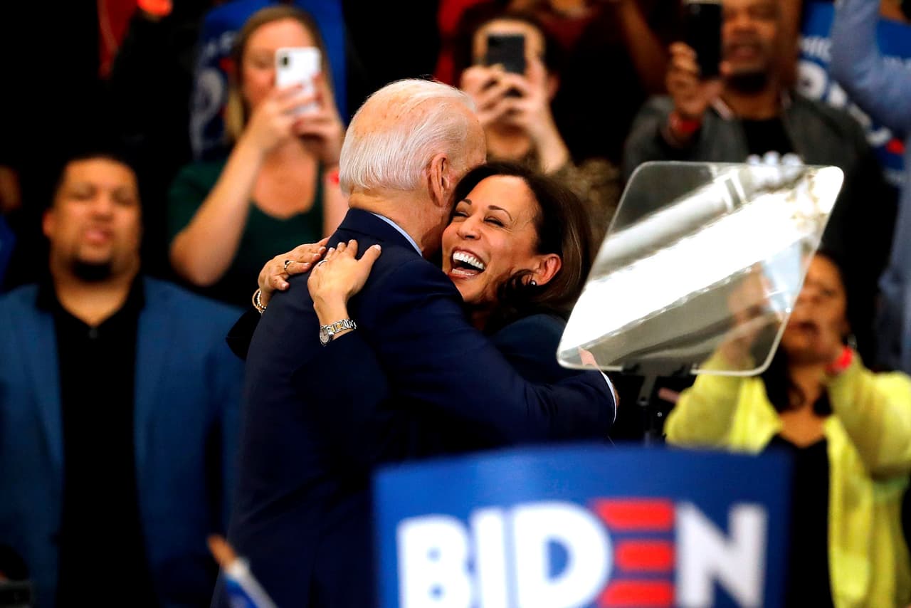 Kamala Harris realiza un evento virtual para recaudar fondos para la campaña de Joe Biden