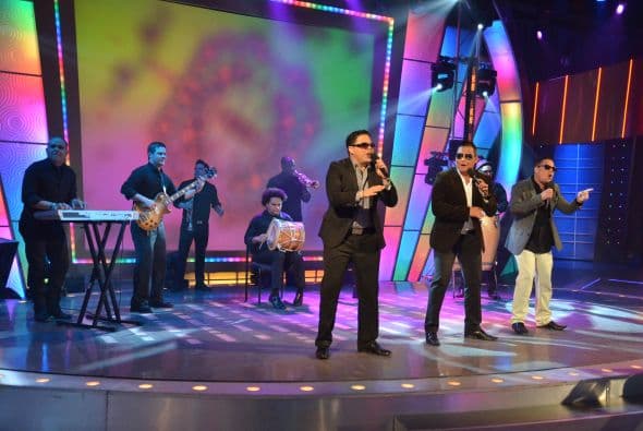 Tienes que comprar su disco, porque te harán bailar por horas, con un ritmo fresco y muy seductor.