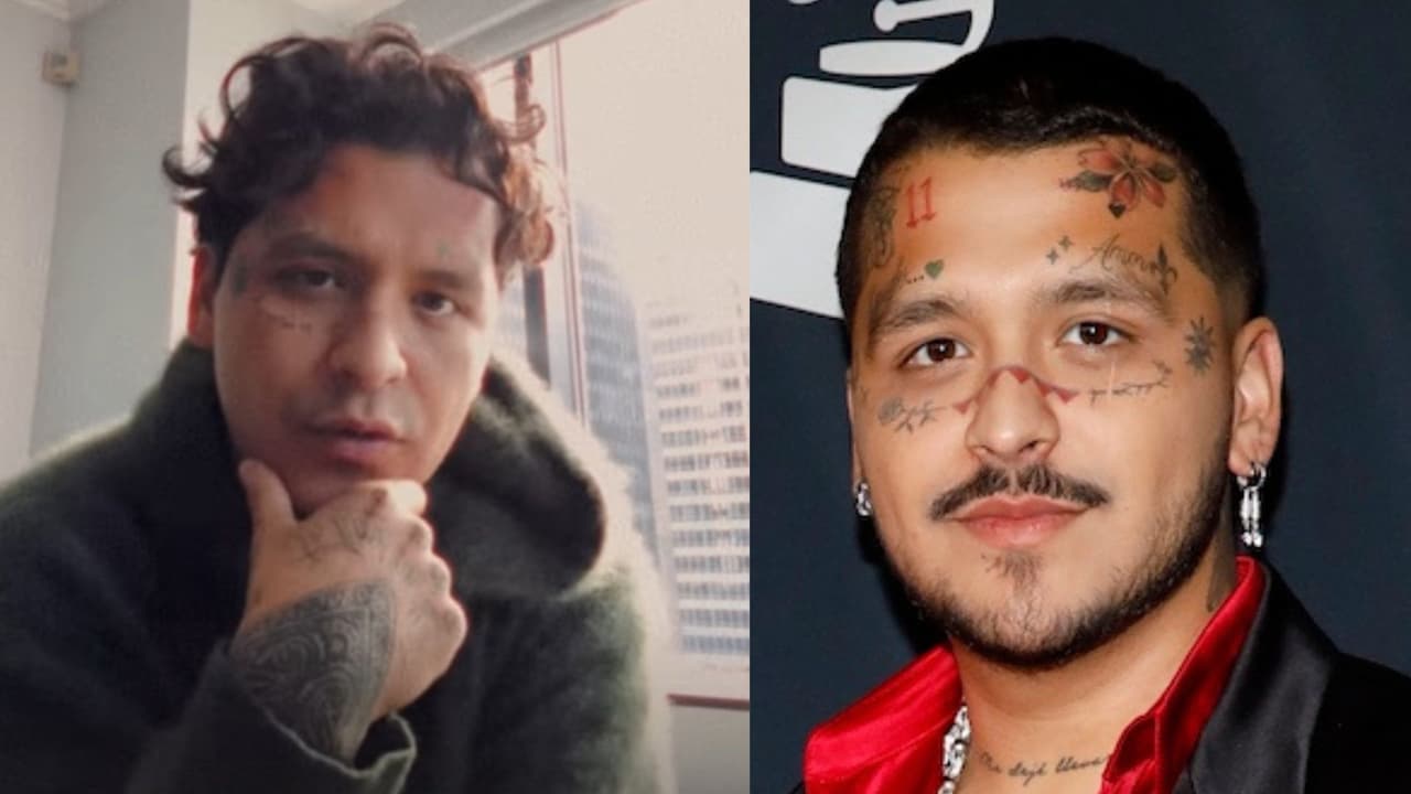 Los tatuajes que Nodal tienen en la cara se notan menos.