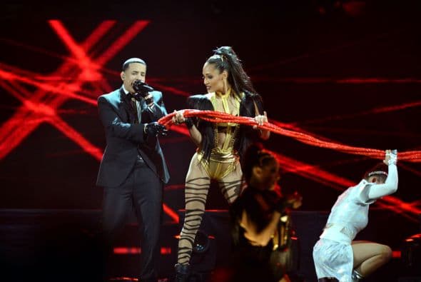 Ese dúo puso muy 'hot' la presentación.