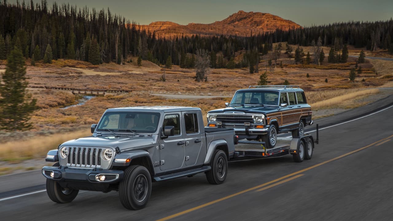 La 
<b>capacidad máxima de remolque</b> de la nueva Jeep Gladiator es de 7,650 libras, y solo se logra optando por el 'Max Towking Package' (paquete de remolque máximo), lo cual la coloca en el tope de las pickups medianas.