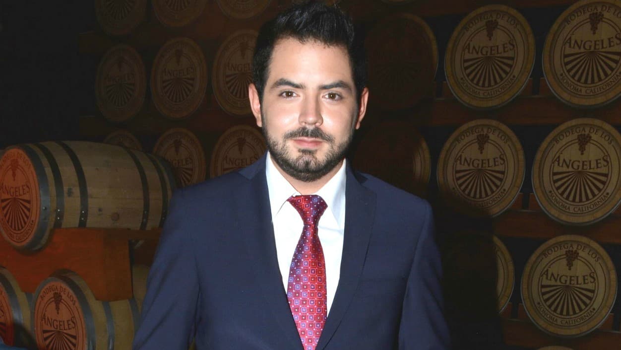 José Eduardo Derbez advierte de estafadores que utilizan su nombre: “No crean todo lo que les dicen”