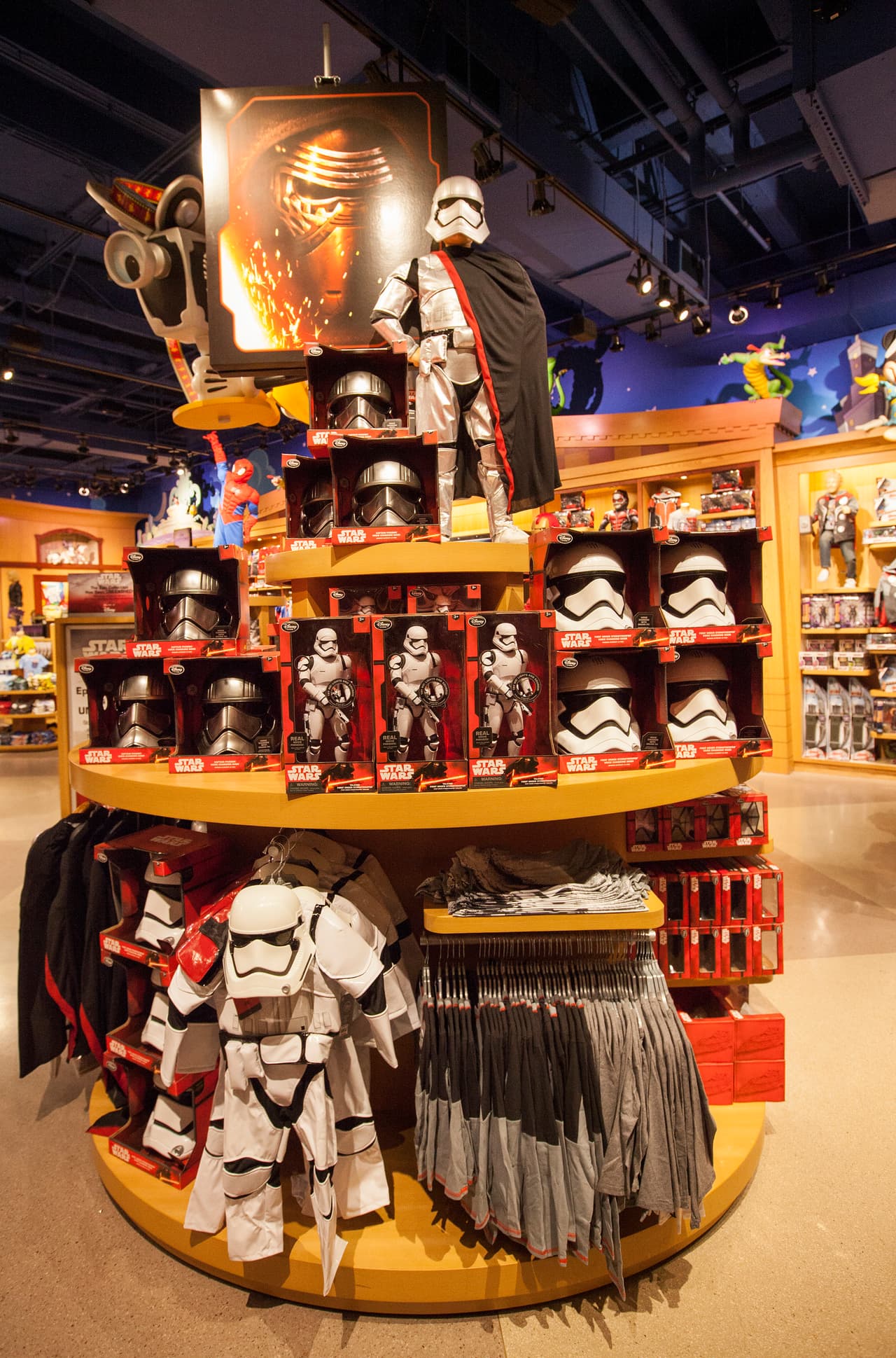 La película fue escrita y dirigida por J.J. Abrams.