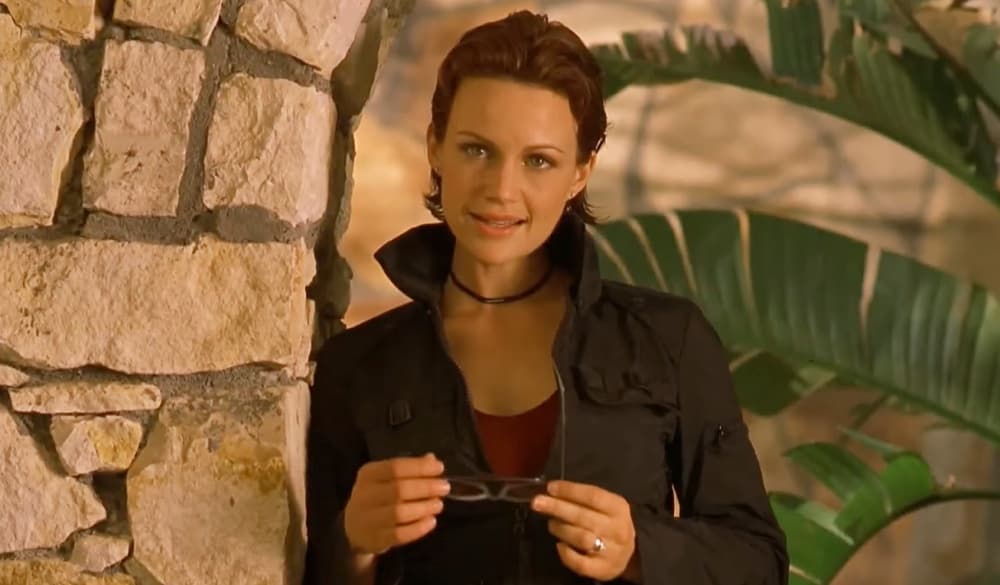 <b>Carla Gugino- Ingrid Cortez</b>
<br>Ingrid Cortez es una astuta espía que se casó con Gregorio Cortez, quien durante años había sido su rival en la organización para la que trabajaban.
<br>