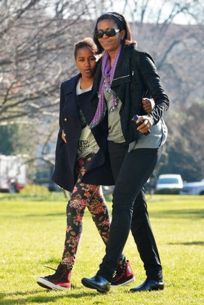 La primera dama siempre se ocupa de la salud, disciplina y éxito de sus hijas, antes que de la política, aunque en ambas tareas se saca un 10. Ha demostrado que además de ser una profesionista exitosa, madre dedicada y luchadora incansable, es una icono de moda y 'glamour'. Sin duda, ella es ejemplo y motivación para muchas madres que deben ser líderes, fuera y dentro de casa.