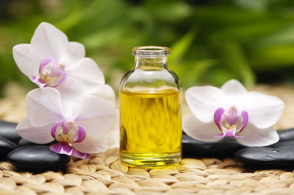 A Géminis también le sientan muy bien fragancias florales como la lavanda, las orquídeas, el lirio, pues les hará atraer paz, tranquilidad y estabilidad emocional.