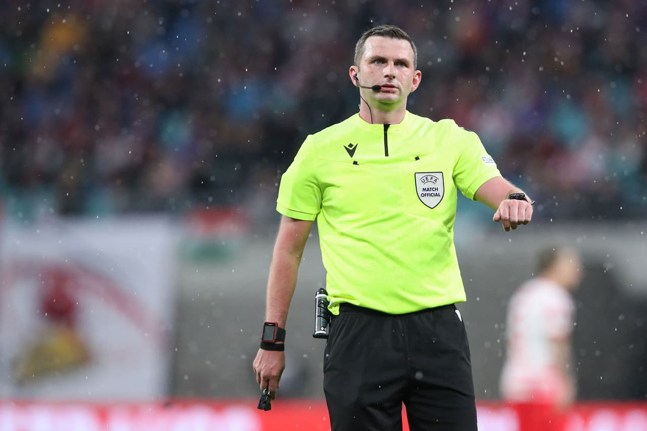 El árbitro central decretó una pena máxima para la los locales a los 58 minutos que fallarían su oportunidad.