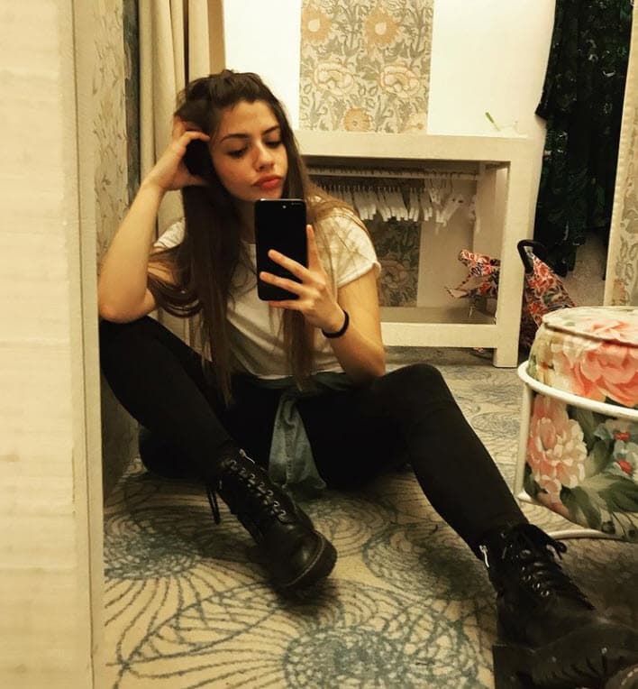 "Pero seguimos de pie y fuertes desde el día 1 y
<b> <a href="https://www.univision.com/famosos/hector-parra-denuncia-funcionarios-delito-prevaricacion" target="_blank">no nos vamos a dejar pisotear</a></b> por nadie", sentenció. 
<br>