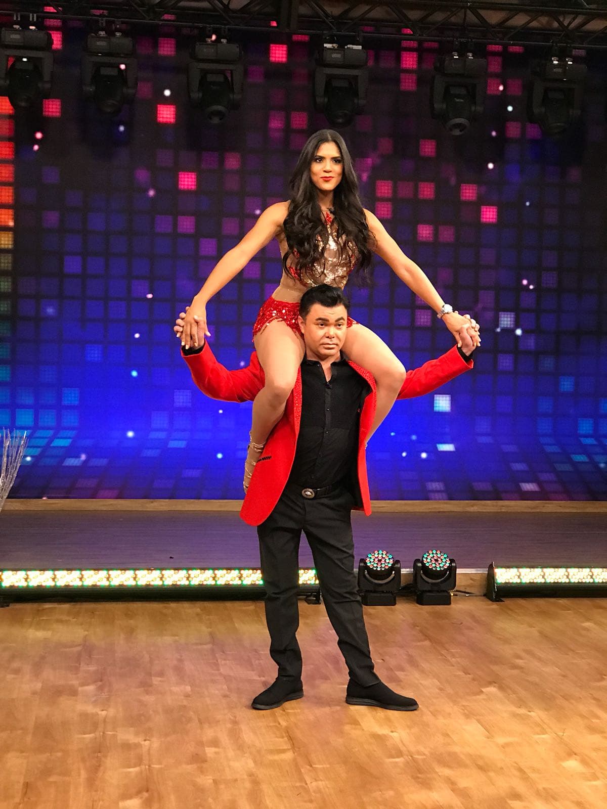 Ellos nos mostraron unos pasos muy complicados y mucha seguridad en todo momento.