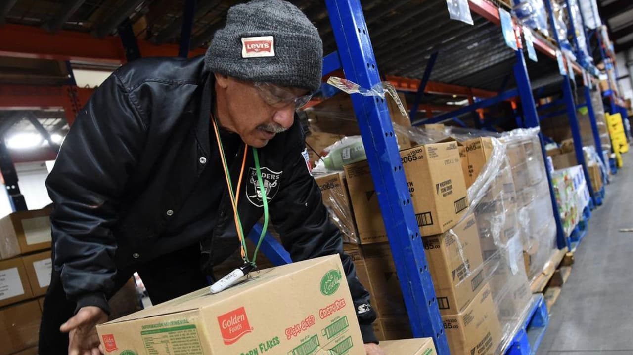 En estos lugares puedes conseguir ayuda financiera y alimentos en Fresno