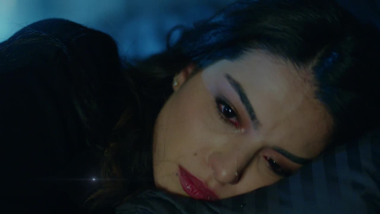 Sin embargo, el corazón de Asu se rompió luego de que en medio de una plática donde reveló sus sentimientos, terminó por llorar al saber que Kemal no le correspondía su amor.