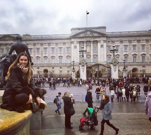 Por supuesto que no dejó de visitar la fachada del 'Palacio de Buckingham'.