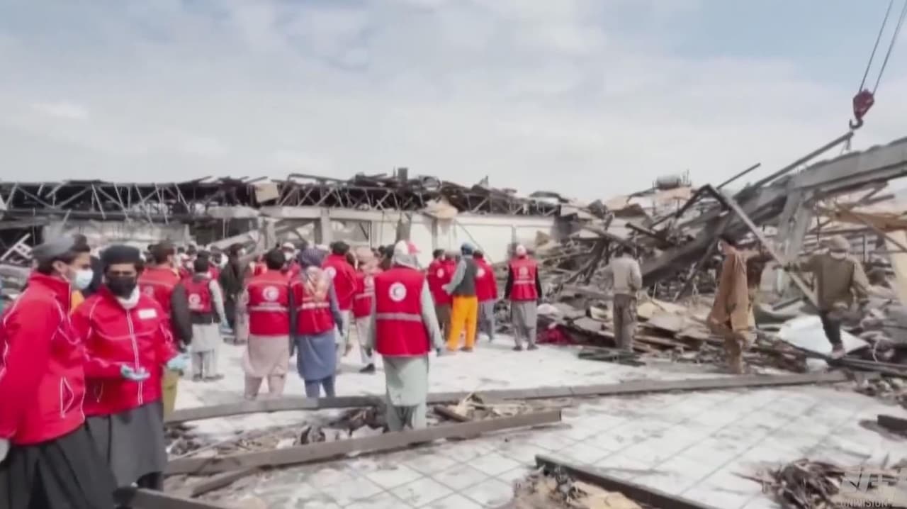 Pakistán mata a 400 civiles en un bombardeo contra un hospital en la capital de Afganistán