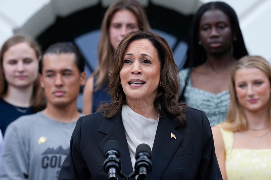 La vicepresidente Harris en su discurso frente a la Casa Blanca esta mañana.