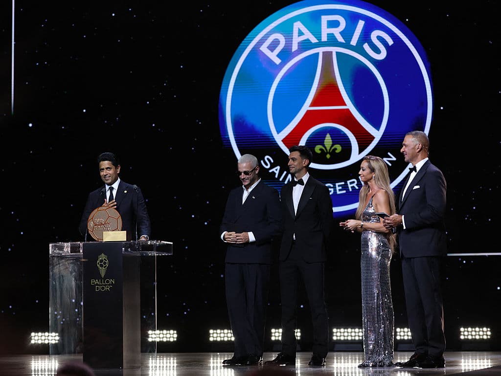 Paris Saint Germain fue galardonado como el mejor club del año en la rama varonil.
