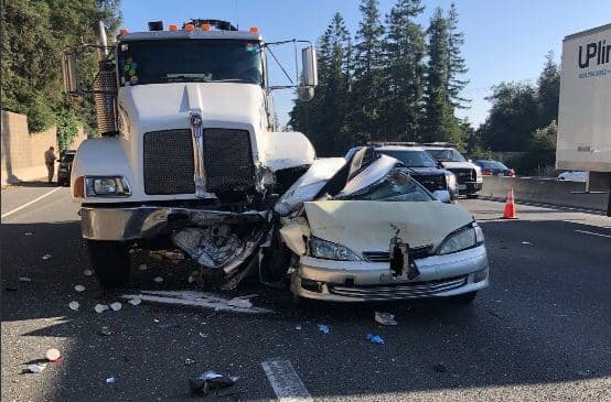 Como una escena de película: accidente de cuatro vehículos deja a una persona herida en San José