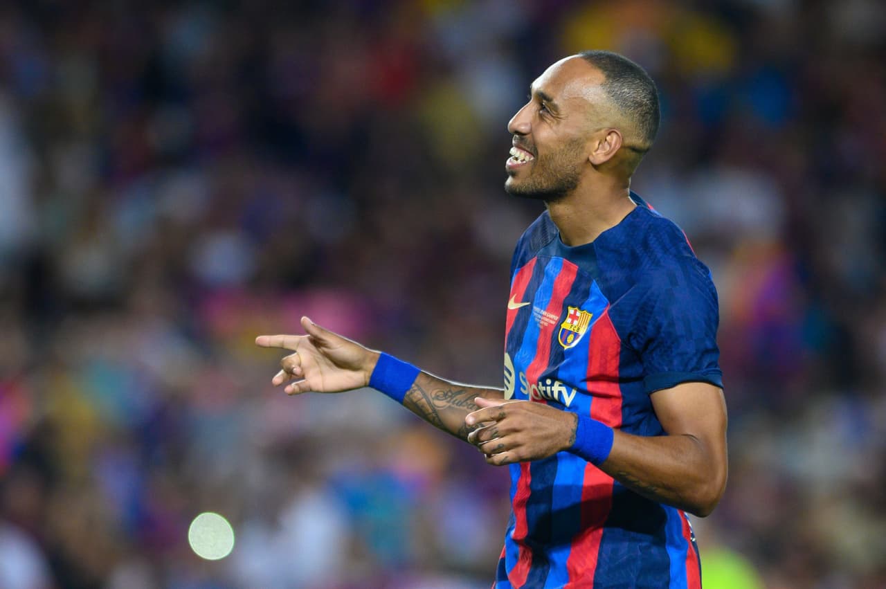 En la parte complementaria, Aubameyang hizo el quinto y Frenkie de Jong el sexto.