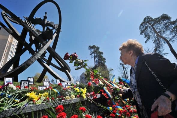 La mayor parte de los habitantes de las zonas más contaminadas del país sufren ansiedad y estrés postraumático, mientras que uno de cada dos jóvenes bielorrusos de entre 19 y 25 años tiene miedo a la radiación.