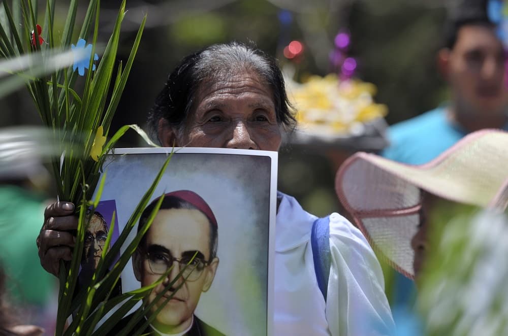  Óscar Romero, el arzobispo salvadoreño asesinado por un escuadrón de la muerte, será santo