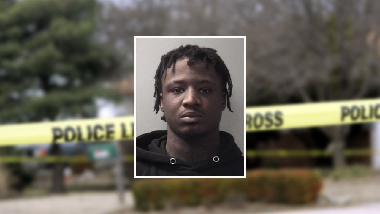 Acusan a Xavier Whitaker de asesinar a su hijo de 6 semanas, mientras la madre estaba durmiendo