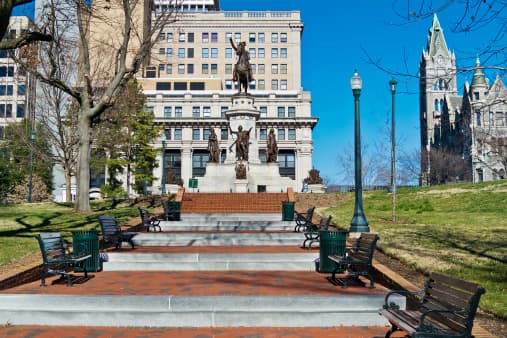 <b>14. Virginia.- </b>Este estado está catalogado como uno de los mejores en medio ambiente, lo que genera una mejor salud para sus habitantes. Asimismo, tiene un buen nivel en oportunidades de trabajo, lo que permite que las personas tengan vidas más tranquilas y con acceso a bienes de mejor calidad. Este sitio obtuvo 55.59 puntos de 100.
<br>