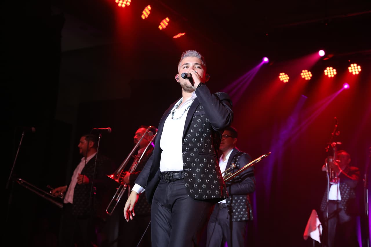 Ellos cantaron sus mejores éxitos de la mano del vocalista Kevin Melendres.