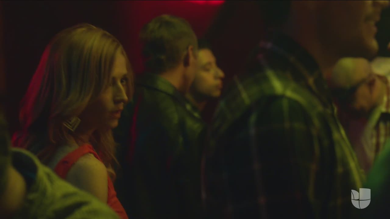 Después de varios tragos, buscó a alguien para 'divertirse'.