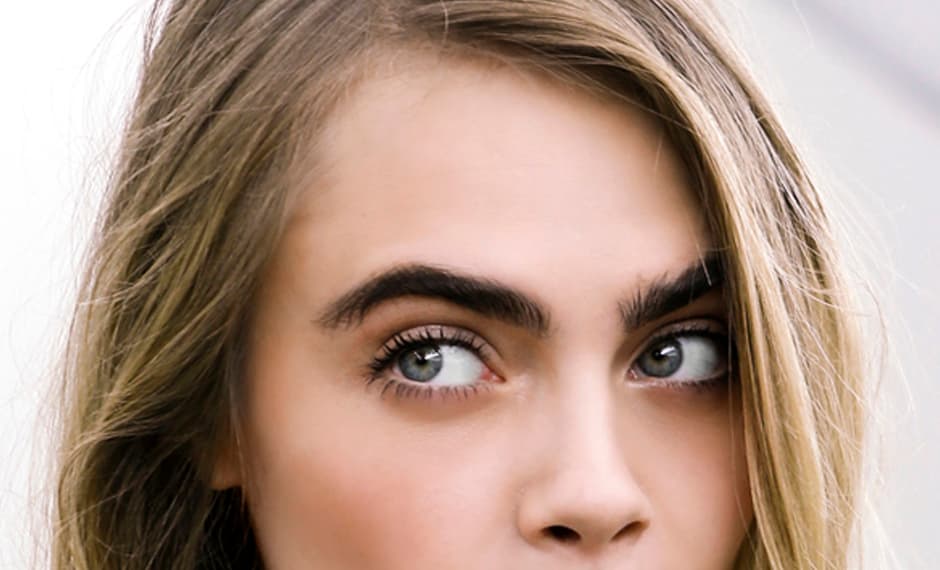 Los vellitos de tus cejas se mantendrán en su lugar.