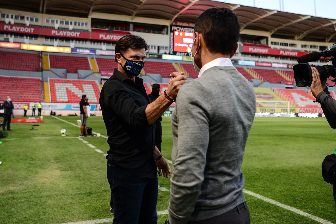 Con un solitario gol de Heriberto Jurado, Necaxa volvió a la senda de la victoria al vencer a Gallos Blancos en un partido con muchos tintes de llamados por la paz tras los acontecimientos violentos en Querétaro.