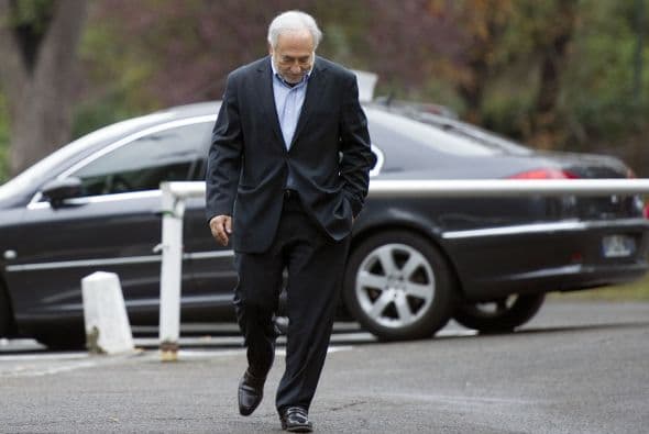 4 de septiembre de 2011: Strauss-Kahn regresa a París. Dos semanas después, admite un "resbalón moral inapropiado" en una entrevista con el canal de televisión TF1, pero subraya: "Lo que pasó no involucró ni violencia ni coacción. No hubo acto criminal".