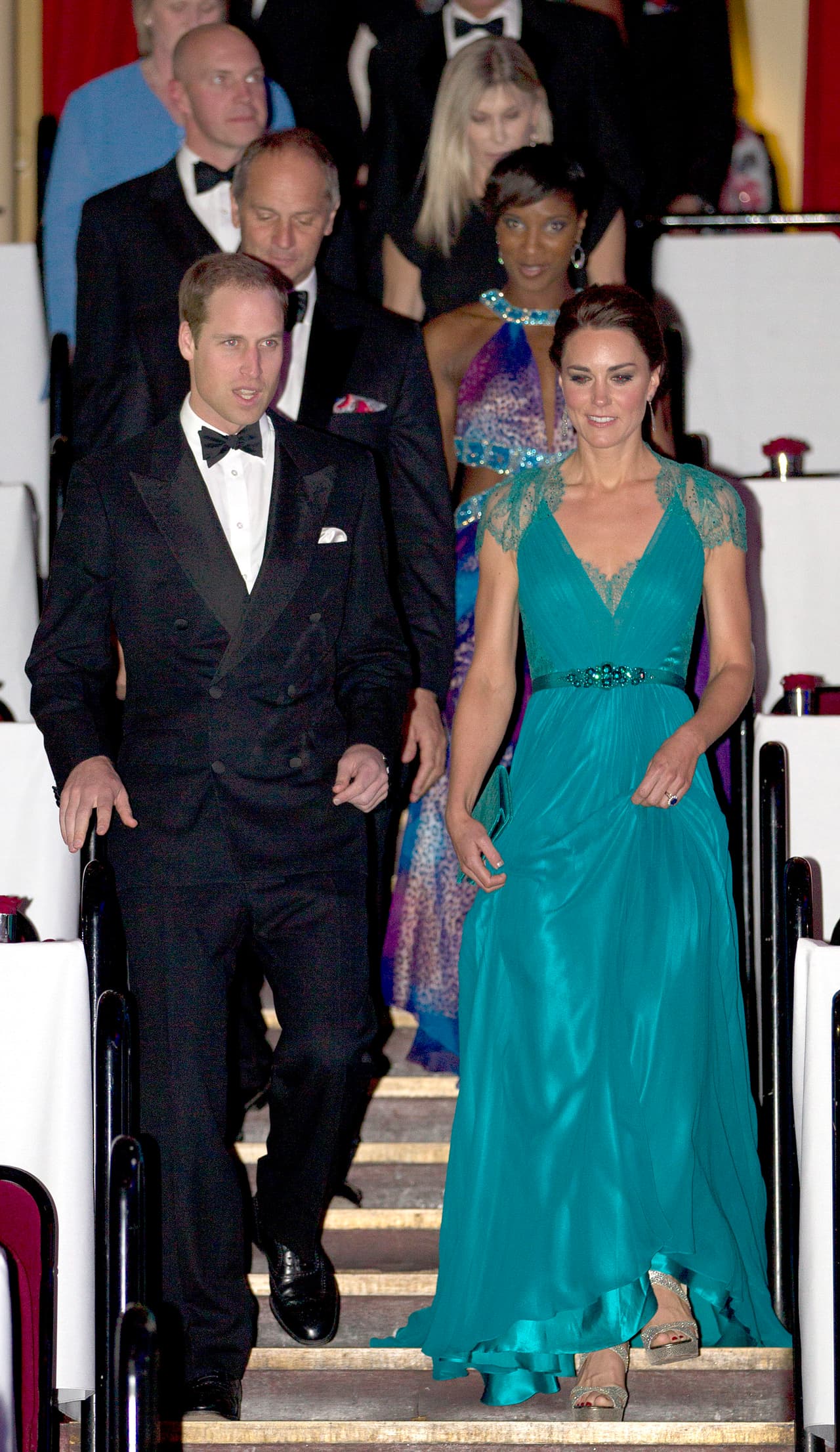 La única diferencia en su estilo es que 
<b>hace seis años optó por llevar el cabello recogido </b>y ahora en 2018 lució su cabellera suelta, con ondas en las puntas.