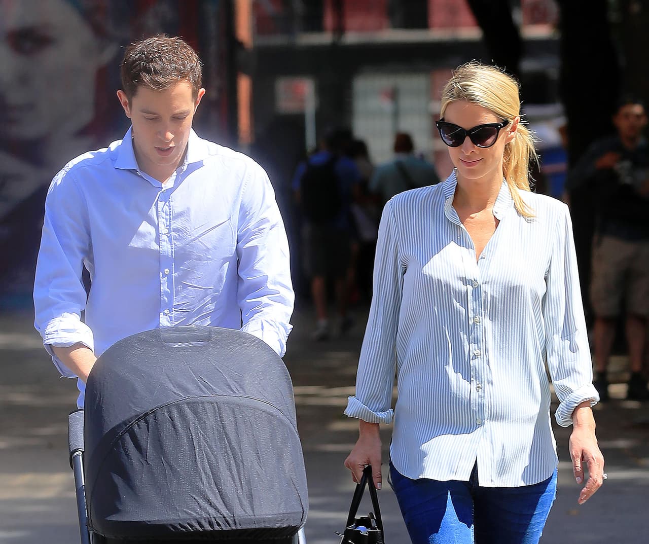 El clima era perfecto para salir con la hermosa Lily Grace.