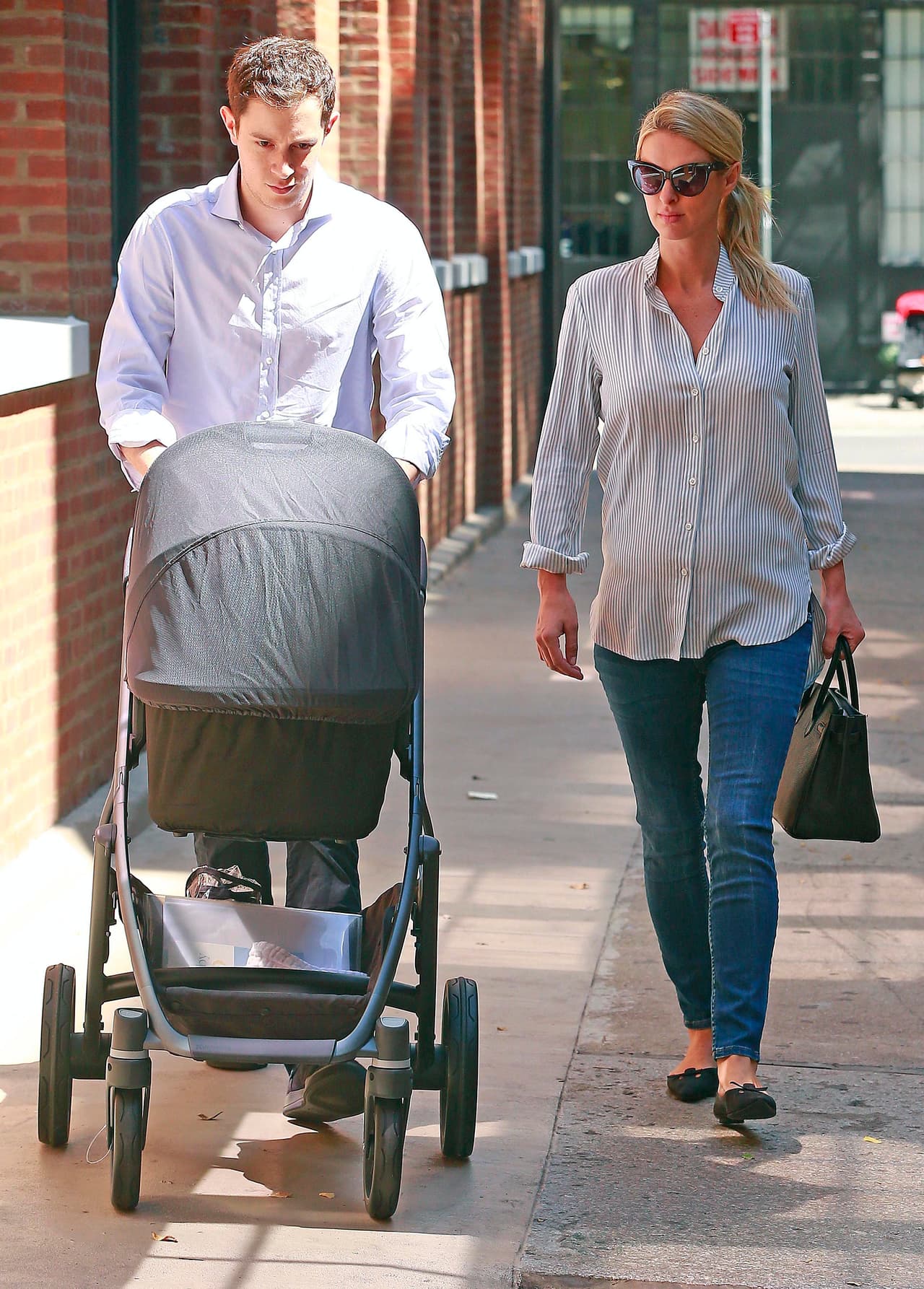 Aún luce un poco inflamada, pero es totalmente normal.